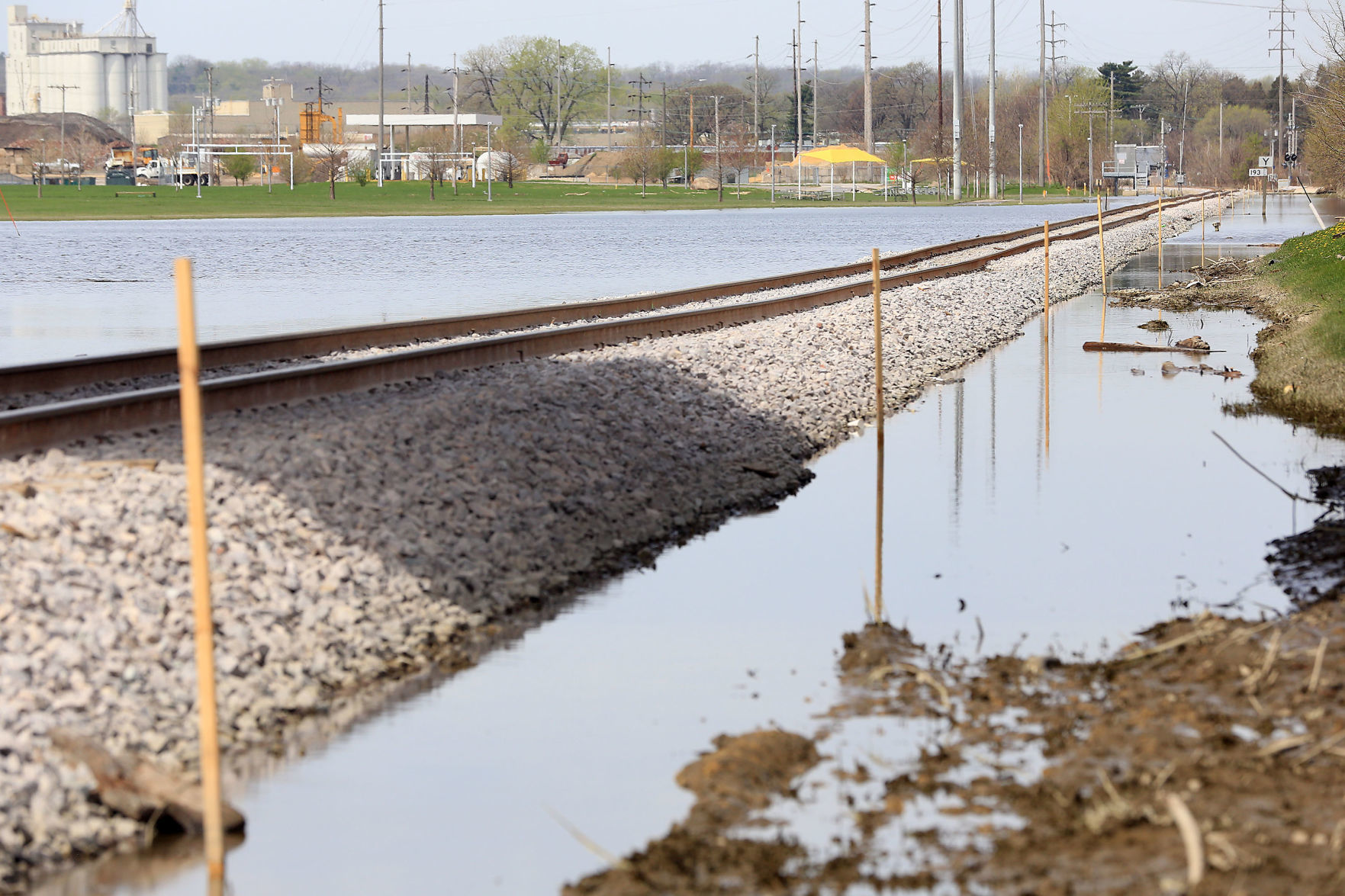 042219-qct-railroad-005